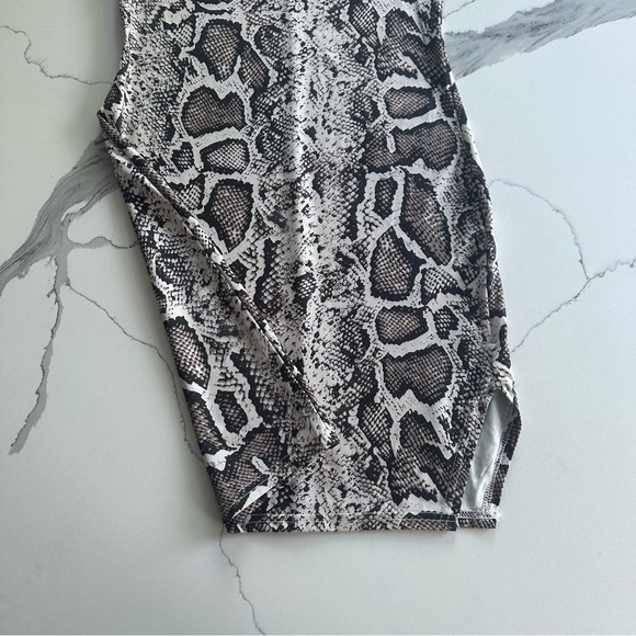 SHEIN | Snake Print Bodycon Mini Dress | Size Small | Neutral White/Gray/Black - Picture 10 of 15